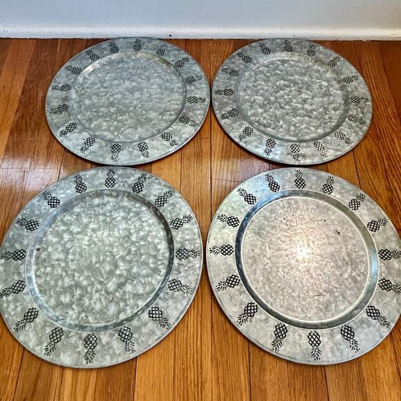 Set of 4 Tiki Pineapple Galvanized Metal Plate Chargers – 13.75” Diameter - Picture 2 of 9